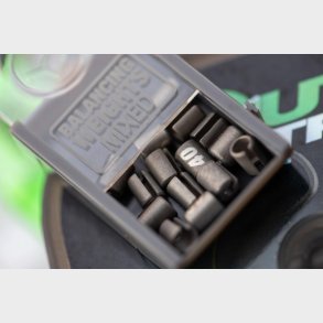 Korda Dark Matter Balancing Weights Mixed